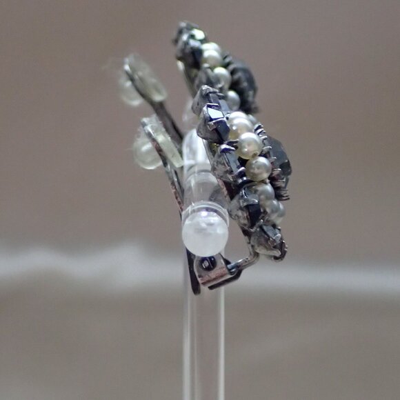 Vintage Faux Pearl Necklace & Rhinestone Clip on Earring Set - Picture 3 of 7